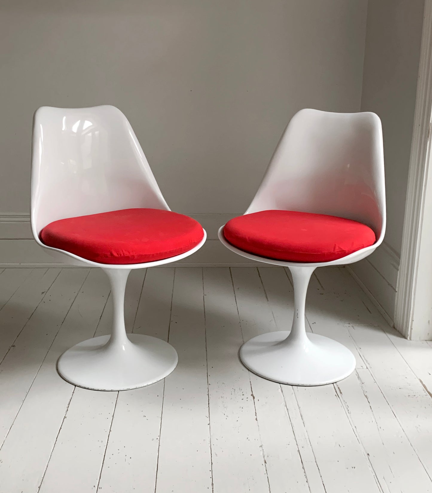 Pair Of Tulip White Gloss Chairs With Red Fabric Seats, Originally Designed by Eero Saarien
