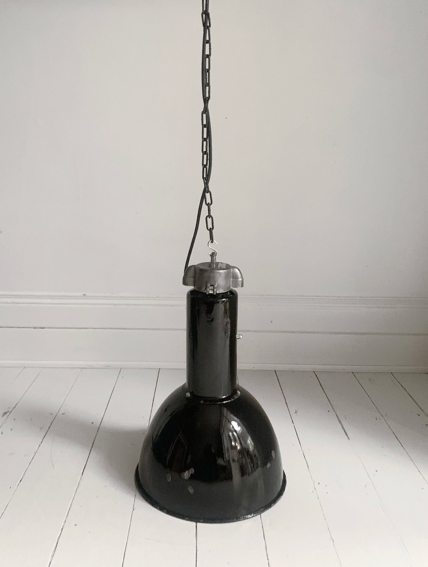 Vintage Industrial Black Enamel Pendant Lamp By Elektrosvit, 1950's / Soviet Era
