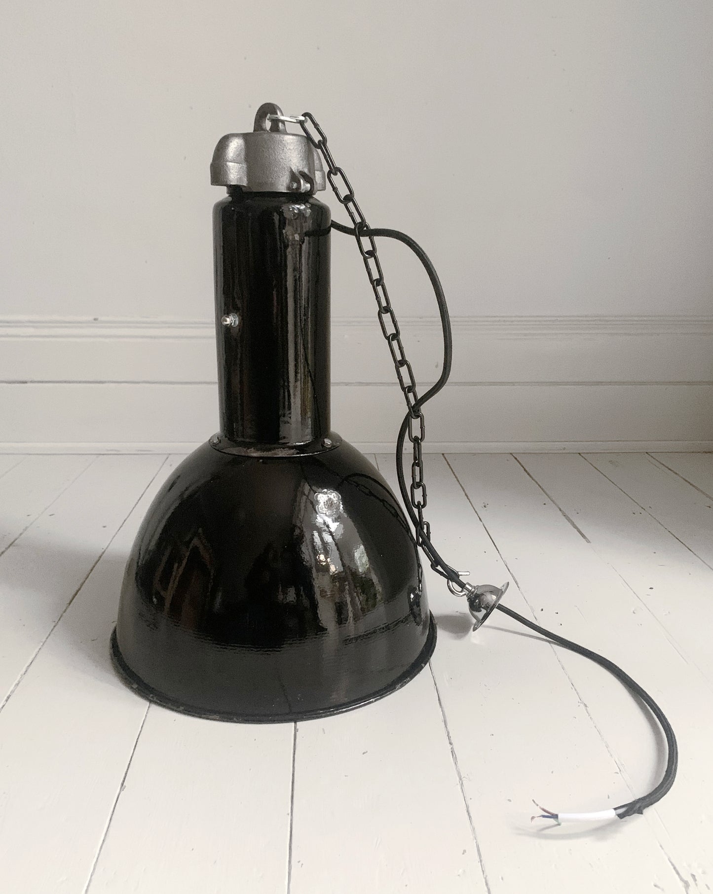 Vintage Industrial Black Enamel Pendant Lamp By Elektrosvit, 1950's / Soviet Era