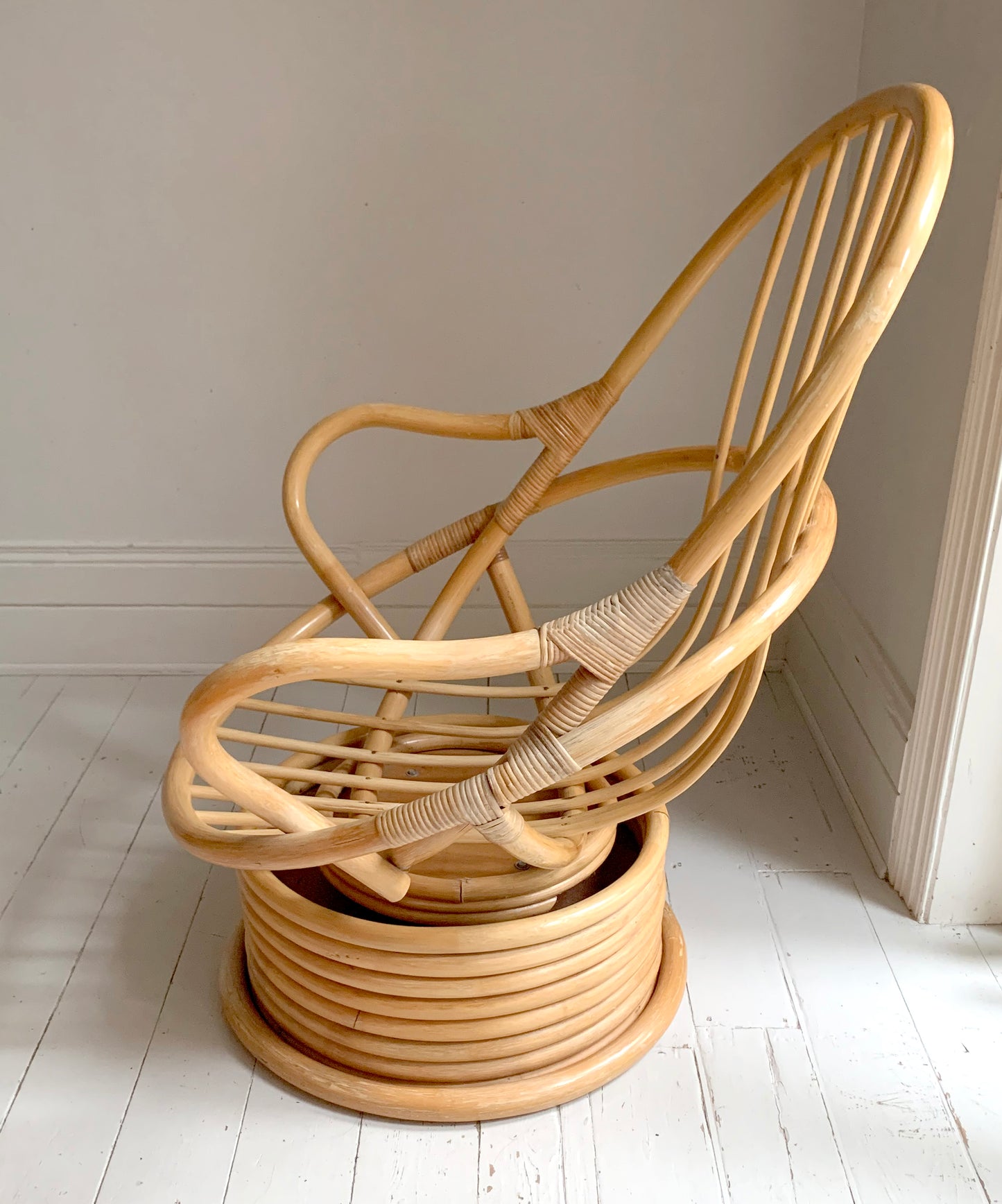 Stunning MCM Large Vintage 1970s Rattan Rocking & Swivel Chair with Cushion