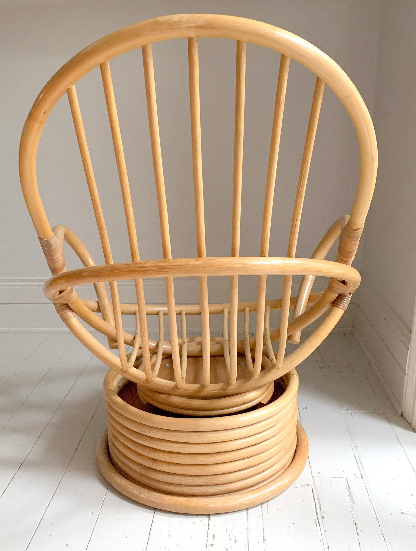 Stunning MCM Large Vintage 1970s Rattan Rocking & Swivel Chair with Cushion