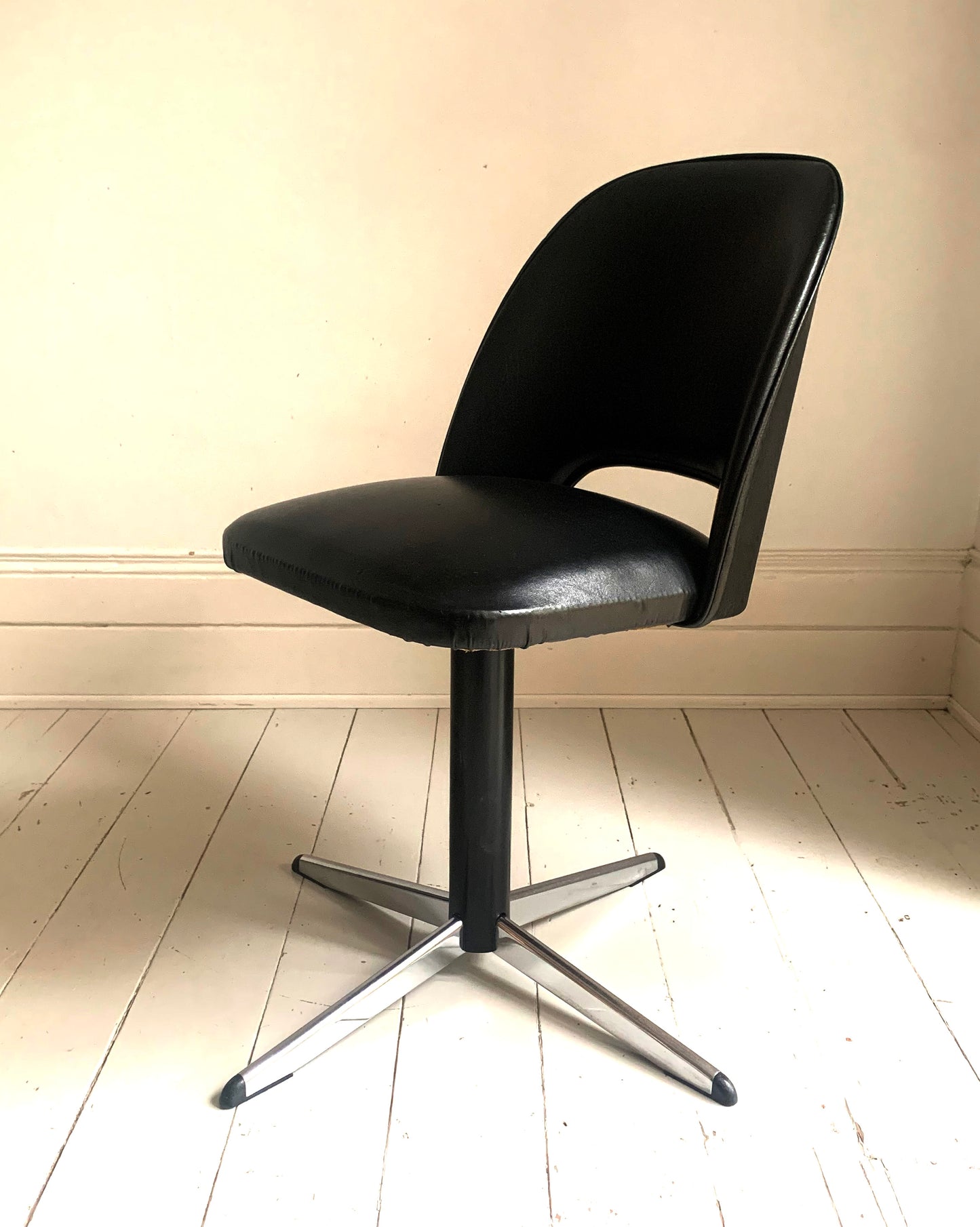 Mid Century Modern Black Vinyl Swivel Office / Dining Chair on Steel Legs
