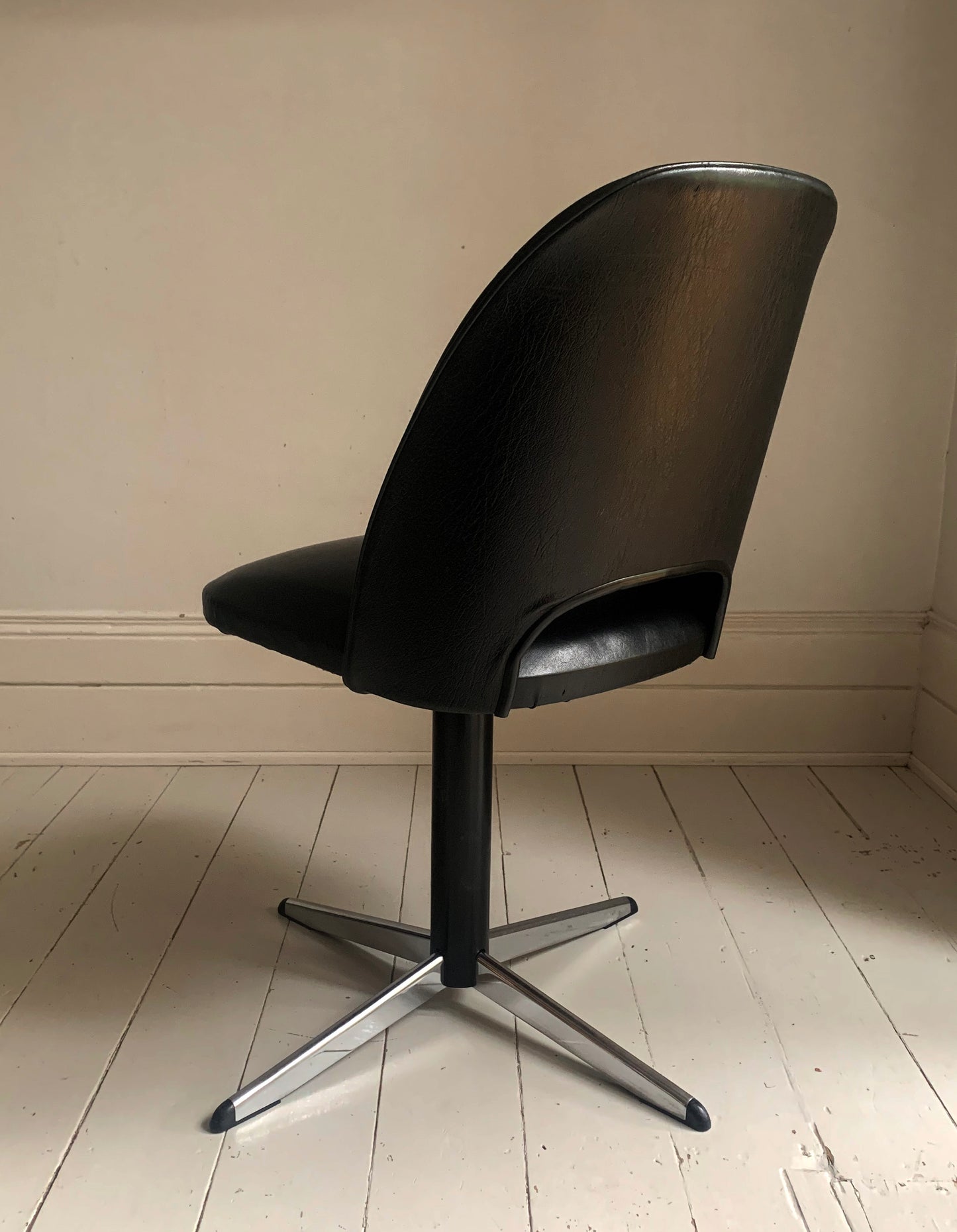 Mid Century Modern Black Vinyl Swivel Office / Dining Chair on Steel Legs
