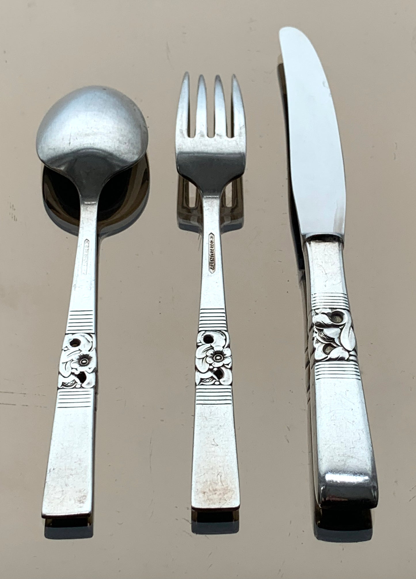 Vintage Oneida Morning Star Pattern silver plated knife, fork & spoon set