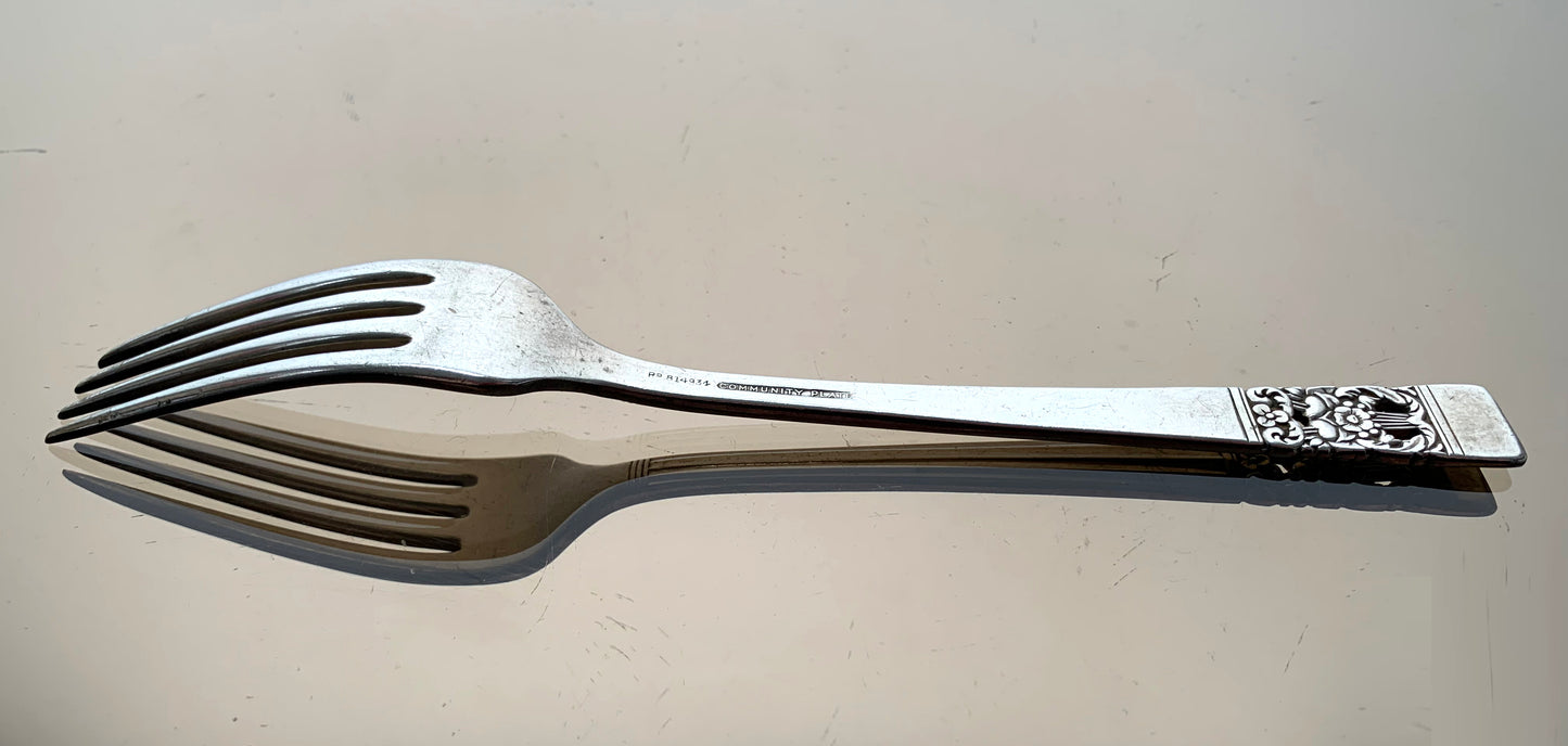 Vintage Oneida Community Hampton Court Pattern silver plated 7 x Dinner forks