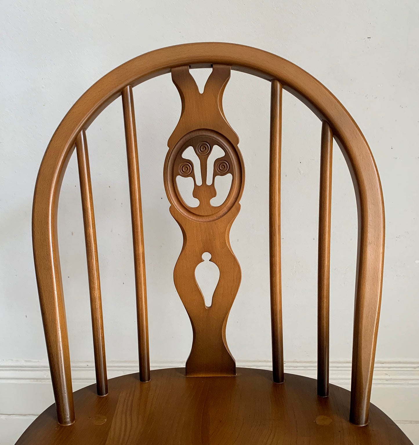 Pair of Vintage Ercol Fleur-De-Lys Dining Chairs - Model 371