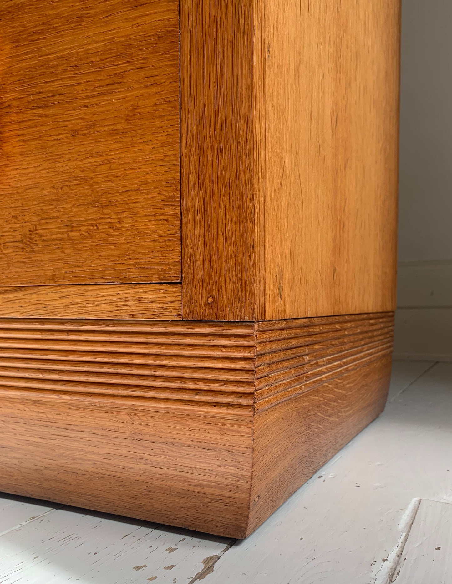 Vintage Mid Century Oak Three Drawer Chest of Drawers, Beautiful Detailing