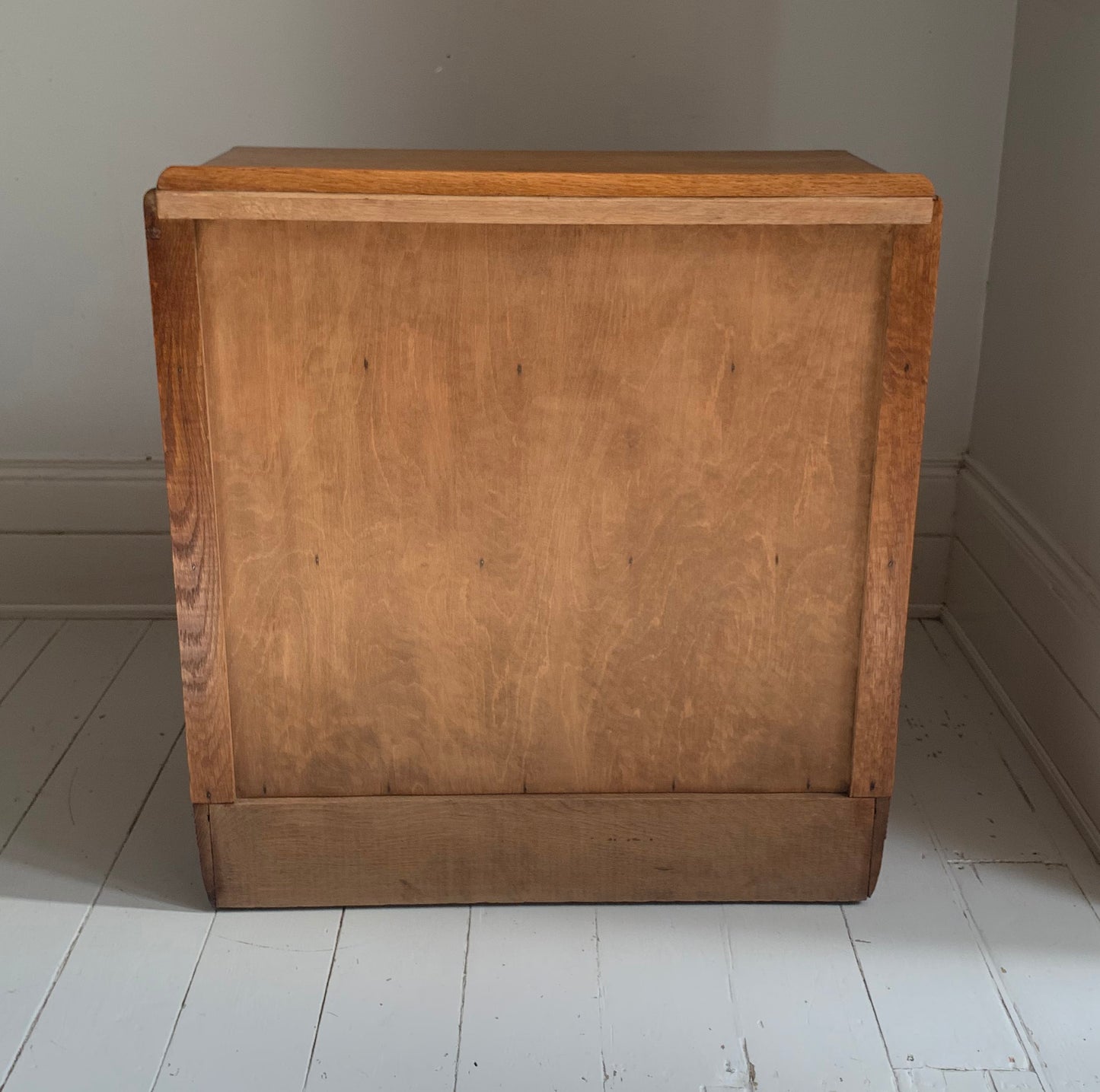 Vintage Mid Century Oak Three Drawer Chest of Drawers, Beautiful Detailing