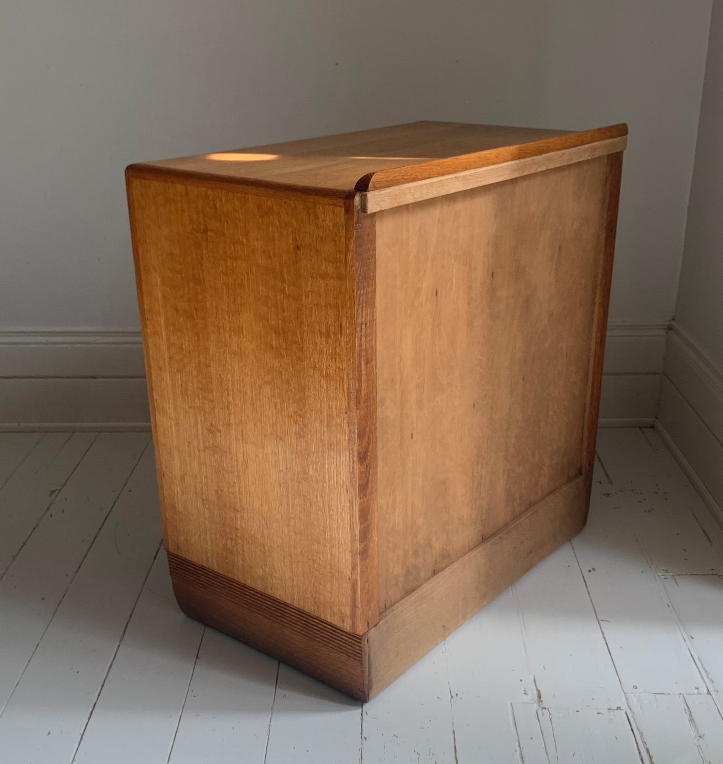 Vintage Mid Century Oak Three Drawer Chest of Drawers, Beautiful Detailing