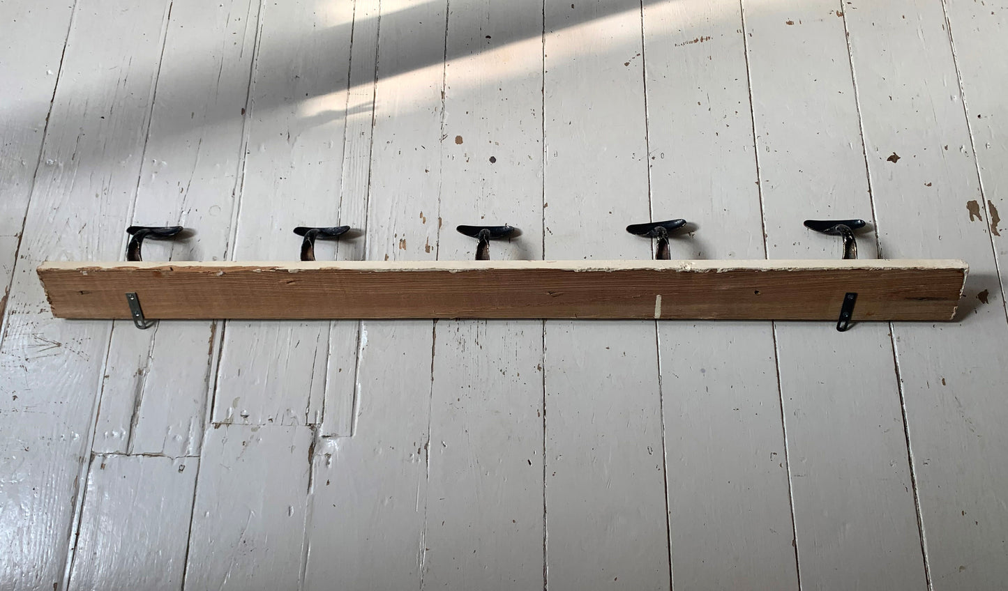 Vintage Wall Mounted Cream/Black Metal Coat Hooks x 5 on Wooden Painted Board