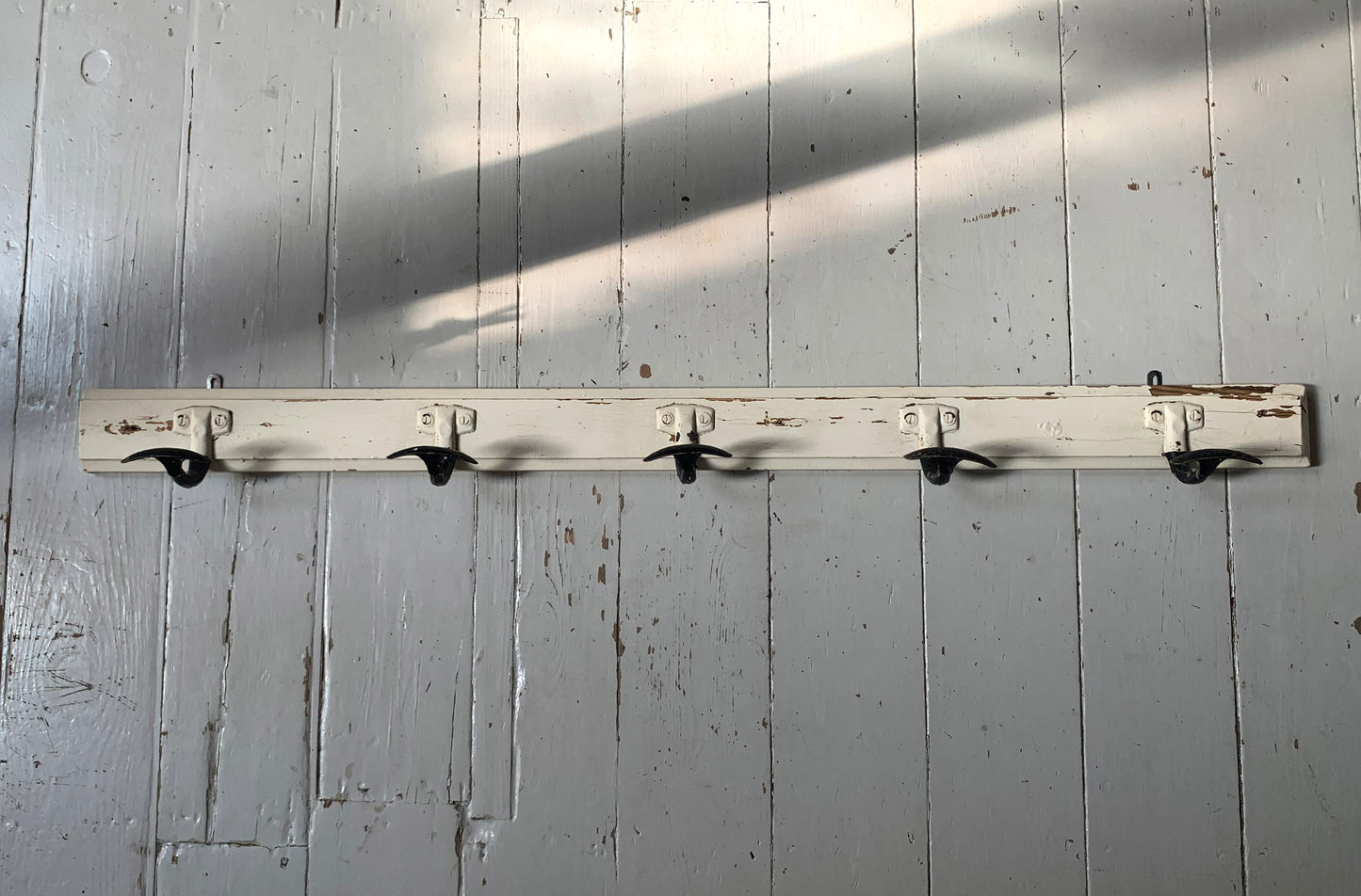 Vintage Wall Mounted Cream/Black Metal Coat Hooks x 5 on Wooden Painted Board