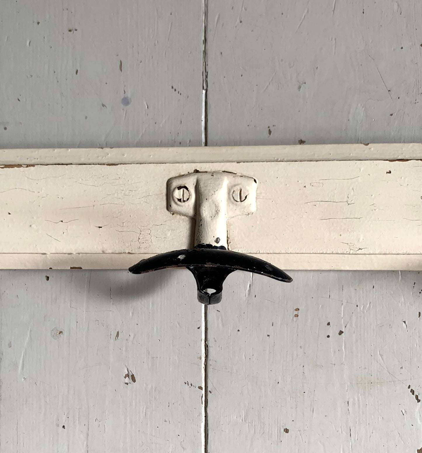 Vintage Wall Mounted Cream/Black Metal Coat Hooks x 5 on Wooden Painted Board