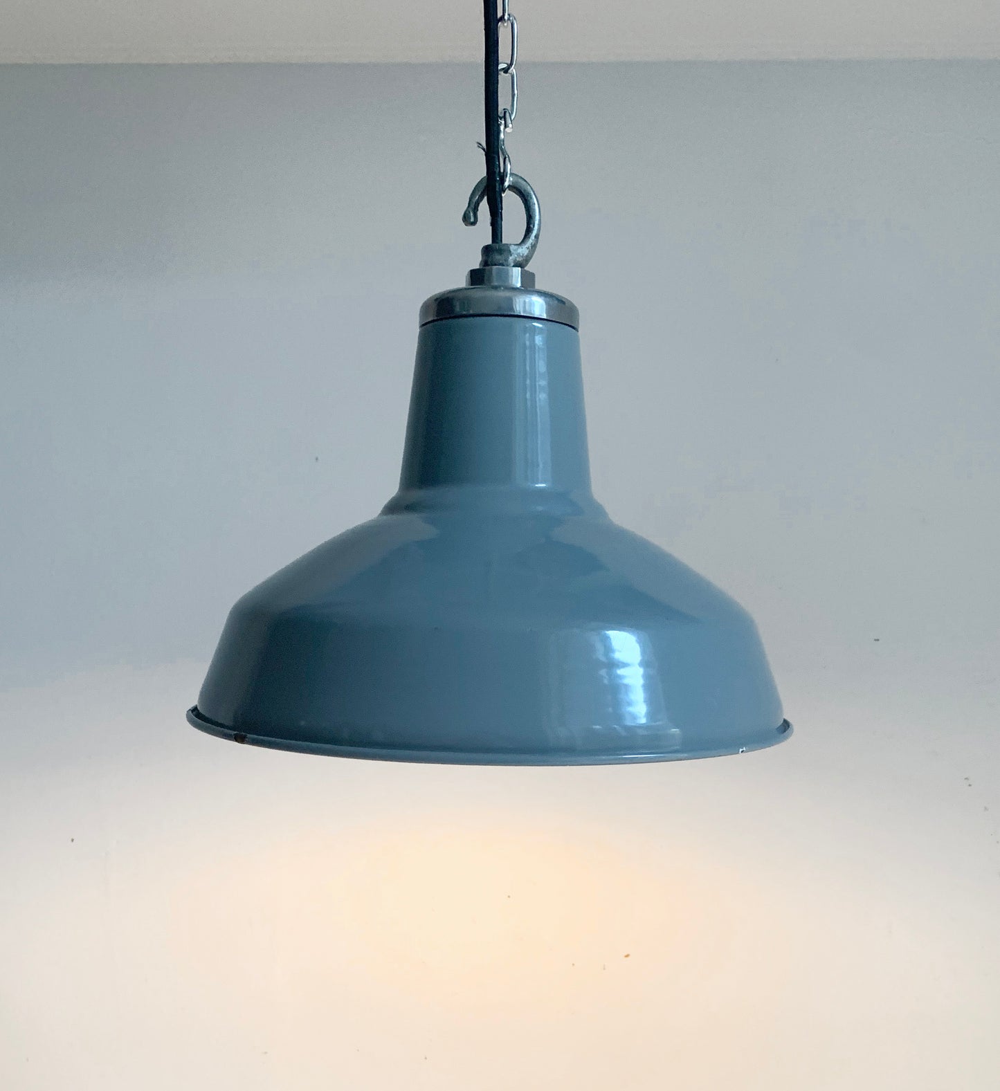 Vintage Industrial Light-Mid-Tone Grey Enamel Pendant Lightshade with Hanging Hook