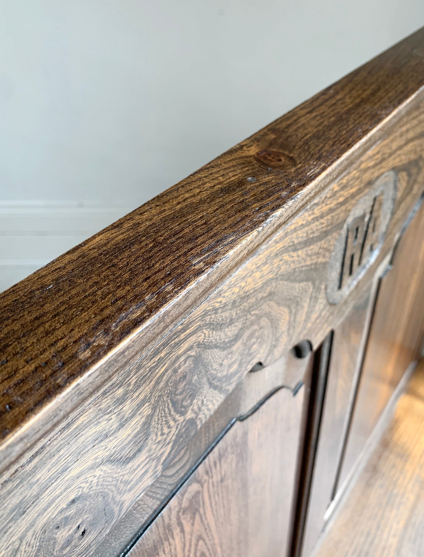 Antique Oak Panelled Back Settle Without Arms with RA Initial Carving / 91cm