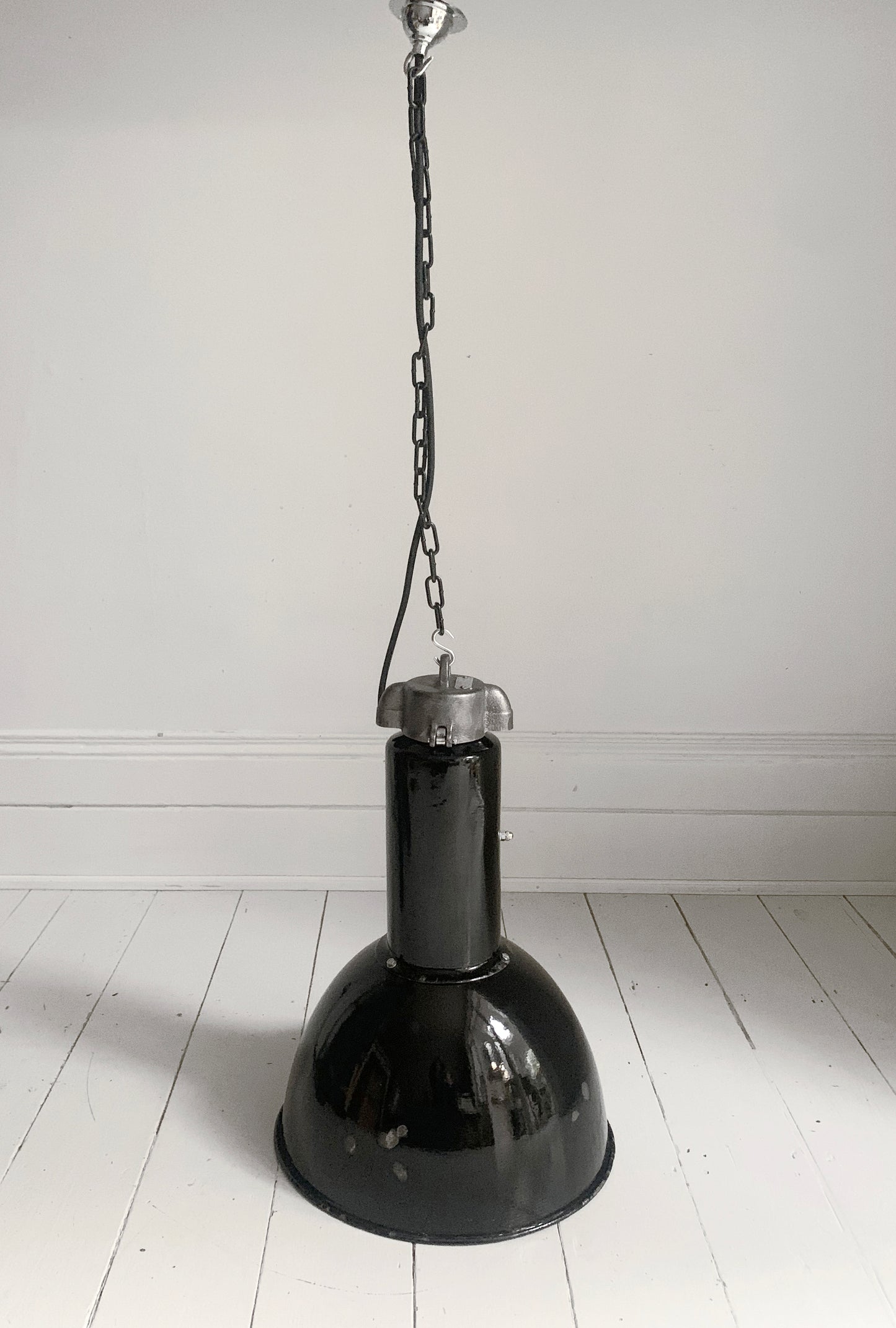 Vintage Industrial Black Enamel Pendant Lamp By Elektrosvit, 1950's / Soviet Era