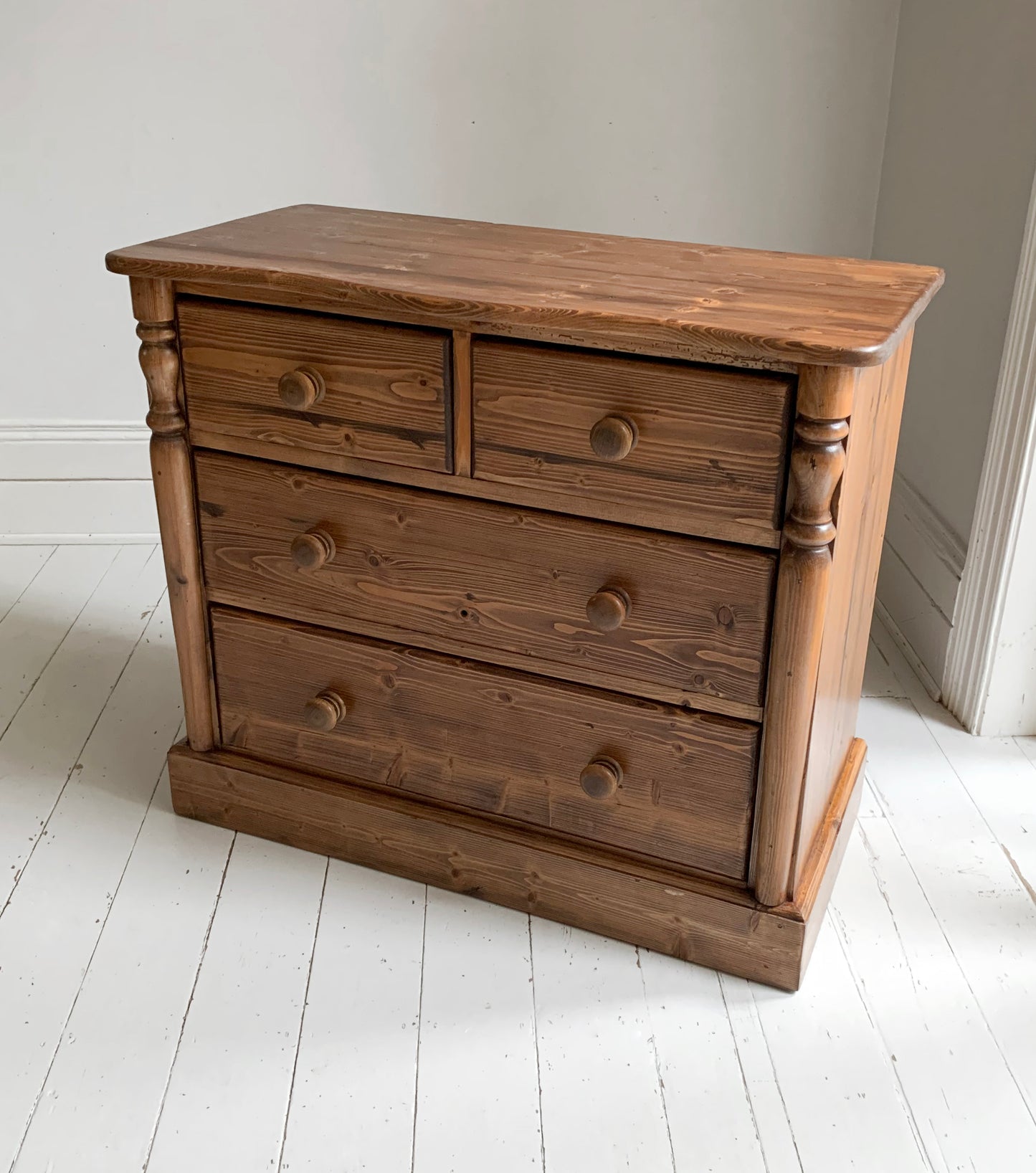 Vintage Pine Chest Of Drawers, 2 Over 2, Curved Top & Decorative Side Columns