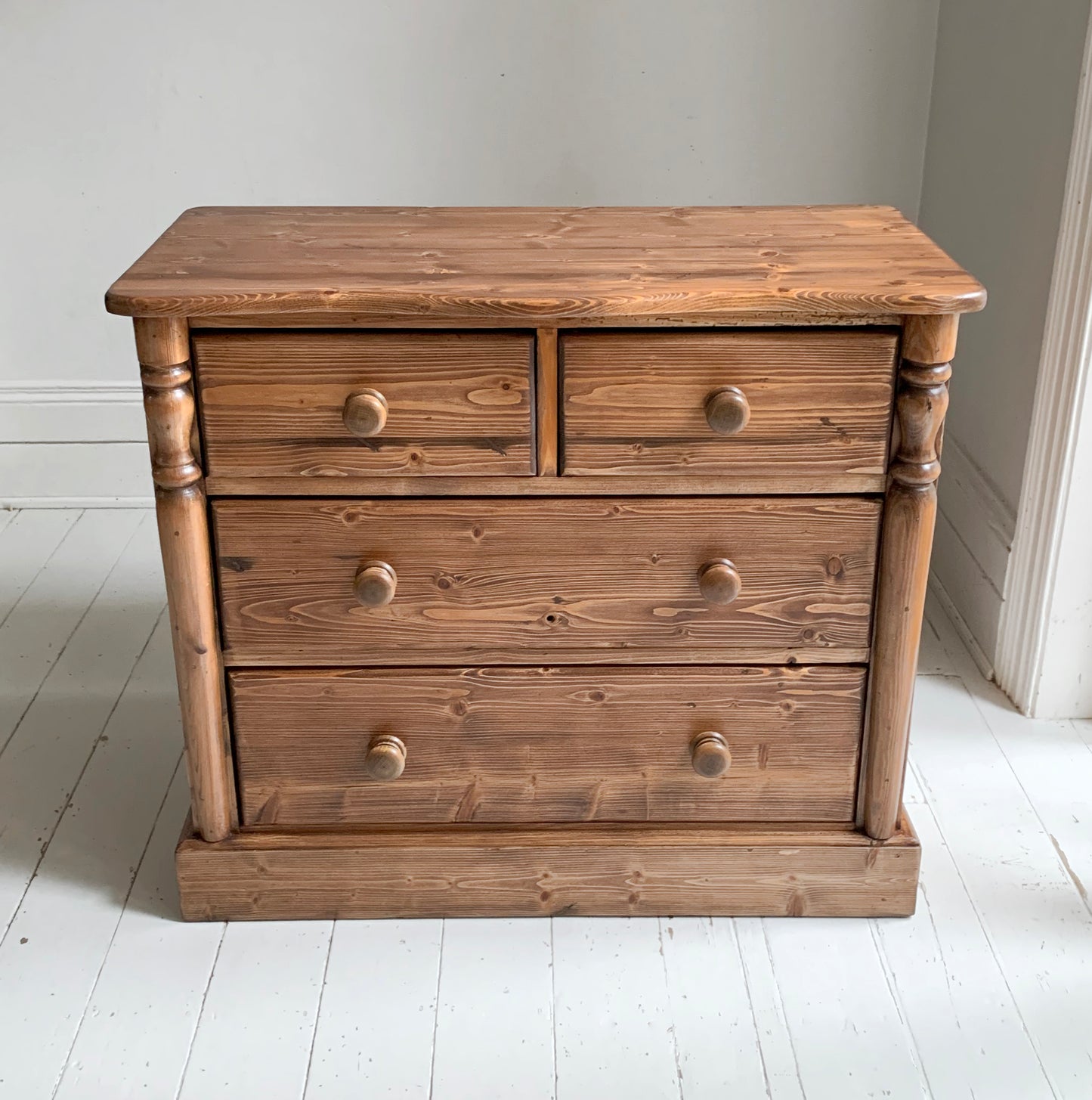 Vintage Pine Chest Of Drawers, 2 Over 2, Curved Top & Decorative Side Columns