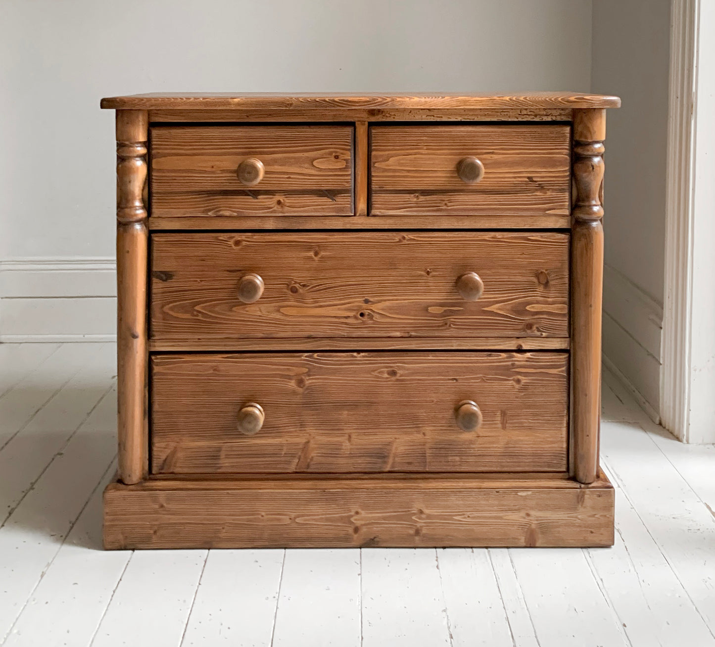 Vintage Pine Chest Of Drawers, 2 Over 2, Curved Top & Decorative Side Columns