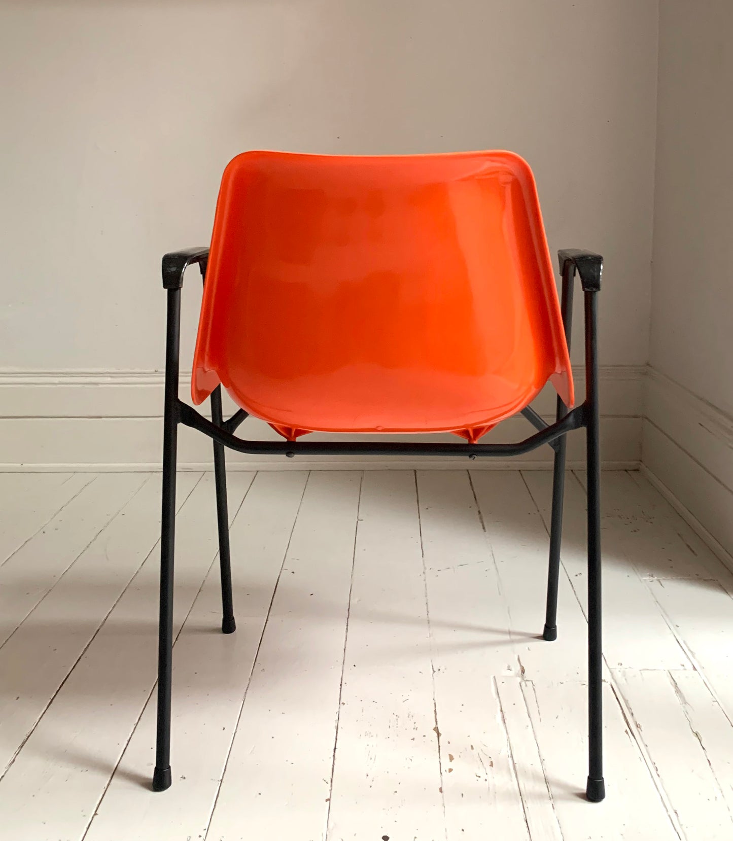 Rare Vintage Robin Day, for Hille Orange Stacking Chairs w/ Arms, 4/10 chairs A