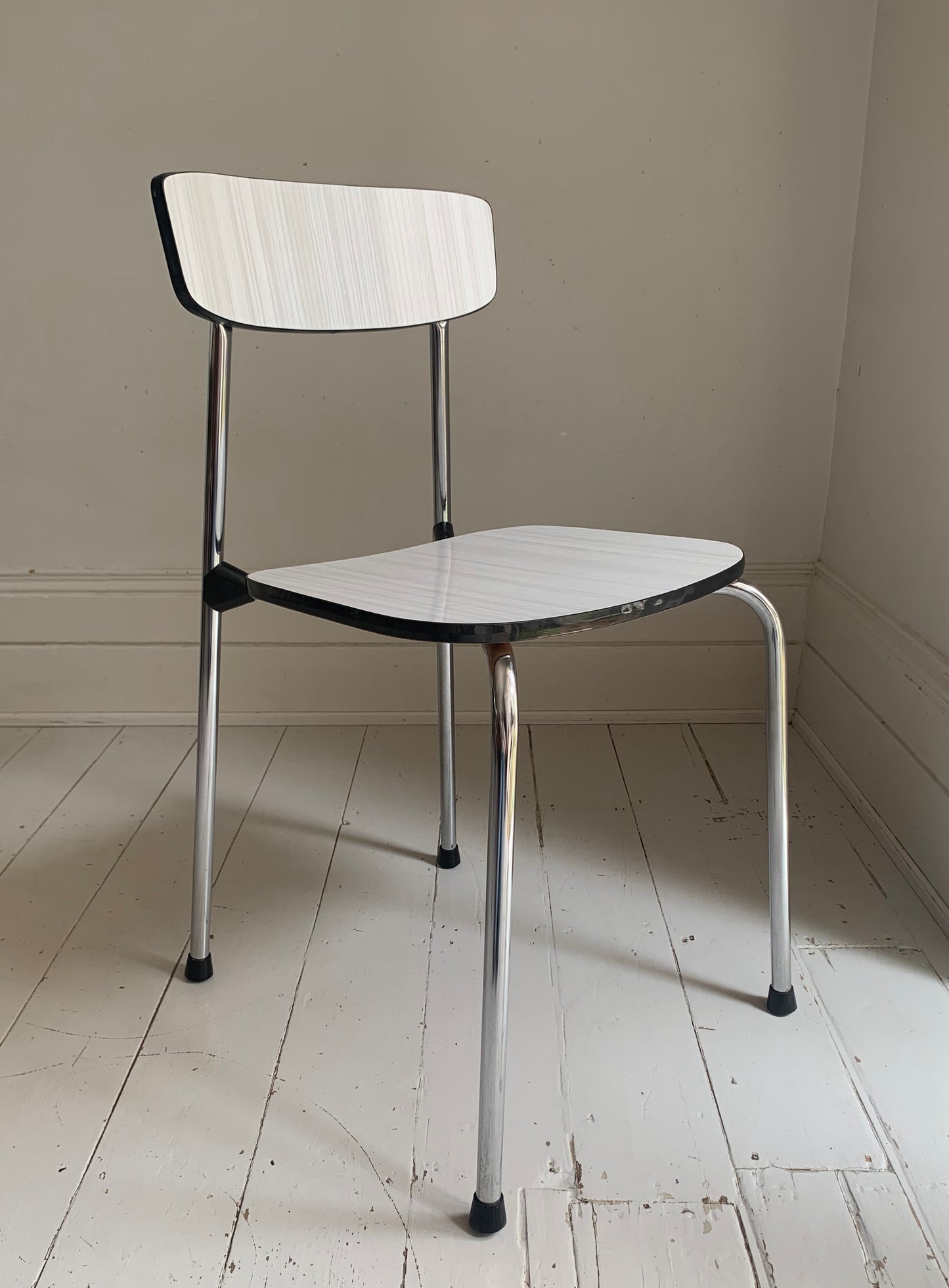 4 x Mid Century Formica Kitchen, Dining Chairs, Light Grey Seats & Chrome Frames