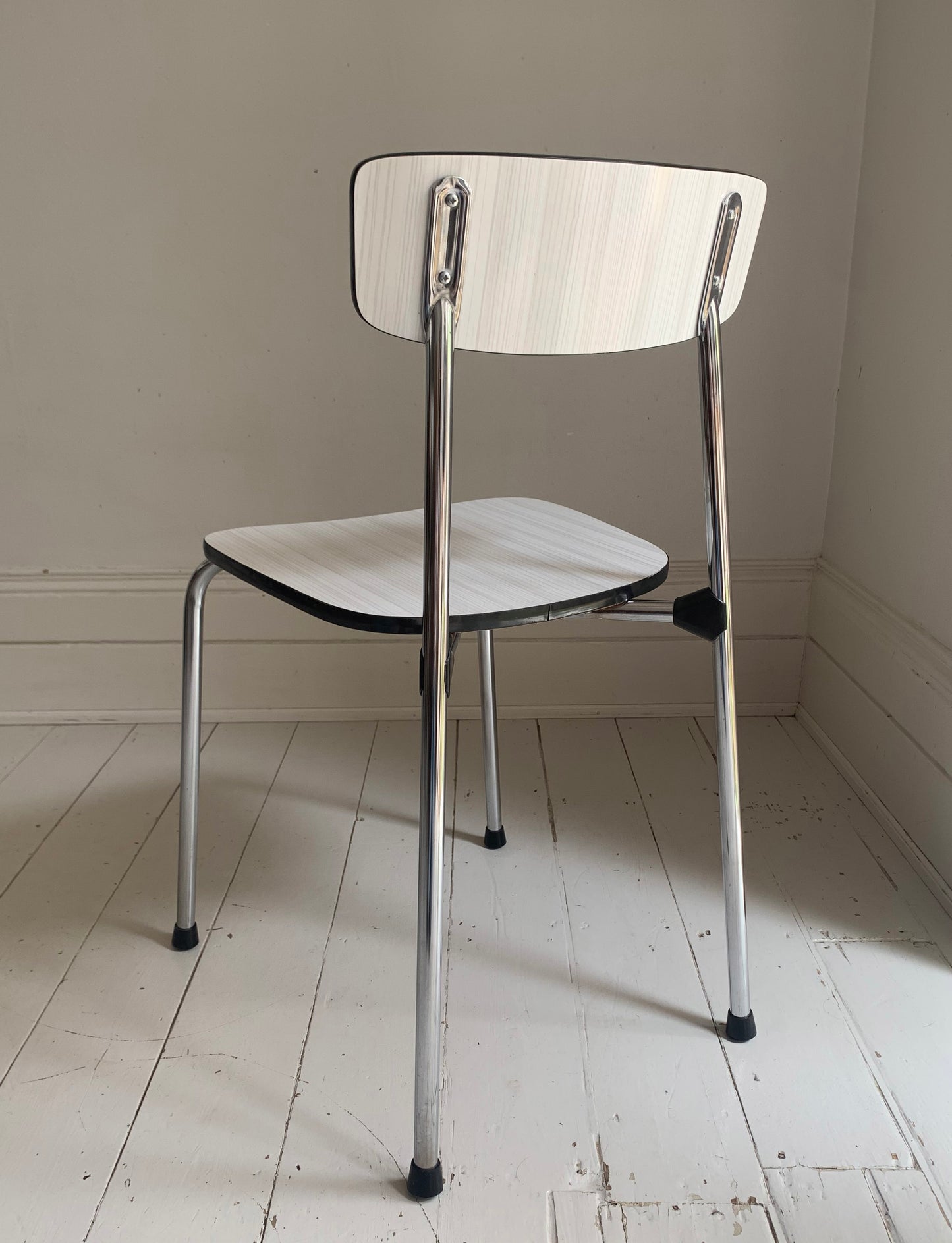 4 x Mid Century Formica Kitchen, Dining Chairs, Light Grey Seats & Chrome Frames