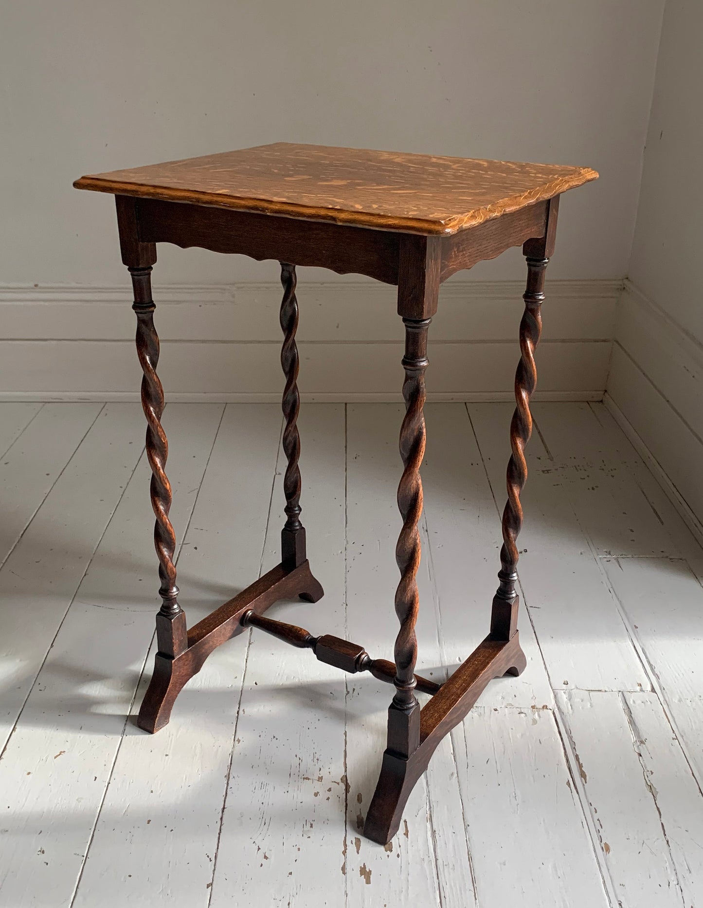 Antique Edwardian Oak Side Table w/ Barley Twist Legs, Pie Crust Edging Top