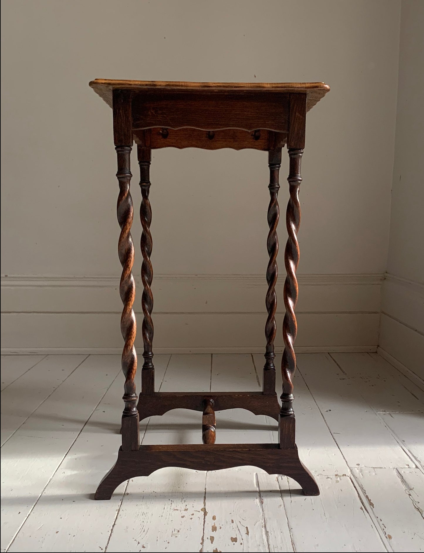 Antique Edwardian Oak Side Table w/ Barley Twist Legs, Pie Crust Edging Top