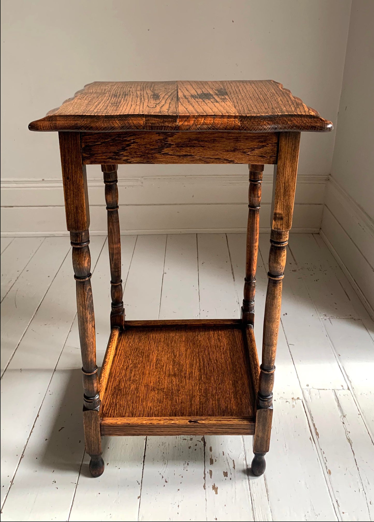 Antique Edwardian Oak Tall Side Table with Pie Crust Edging Top