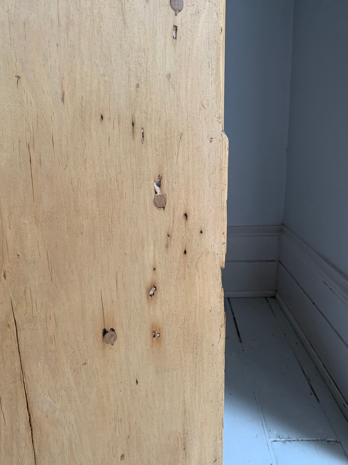 Small Rustic Antique Pine Settle / Pew / Bench Ideal For Hallway, Dining Room