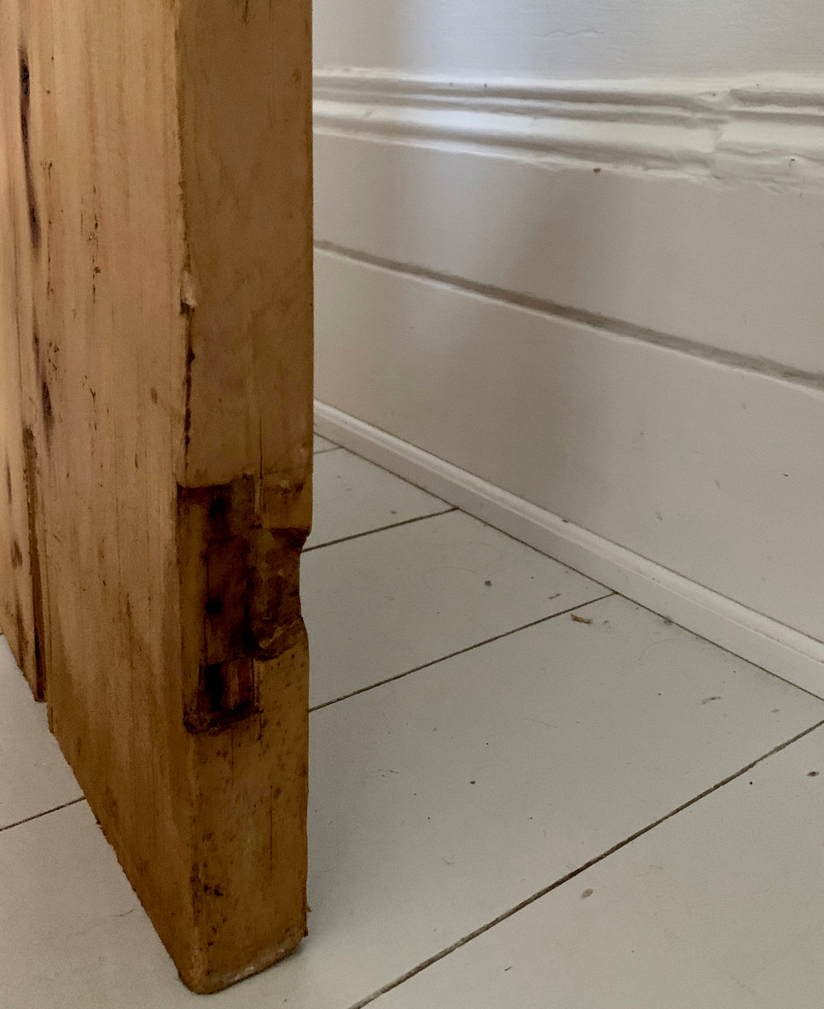 Small Rustic Antique Pine Settle / Pew / Bench Ideal For Hallway, Dining Room