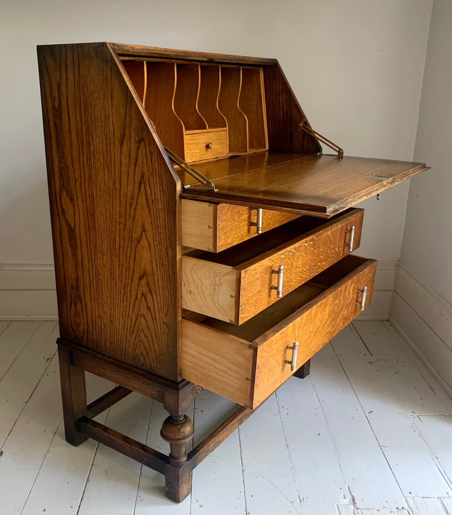 Arts & Craft Bureau / Fall Front Writing Desk with Drawers in Golden Oak