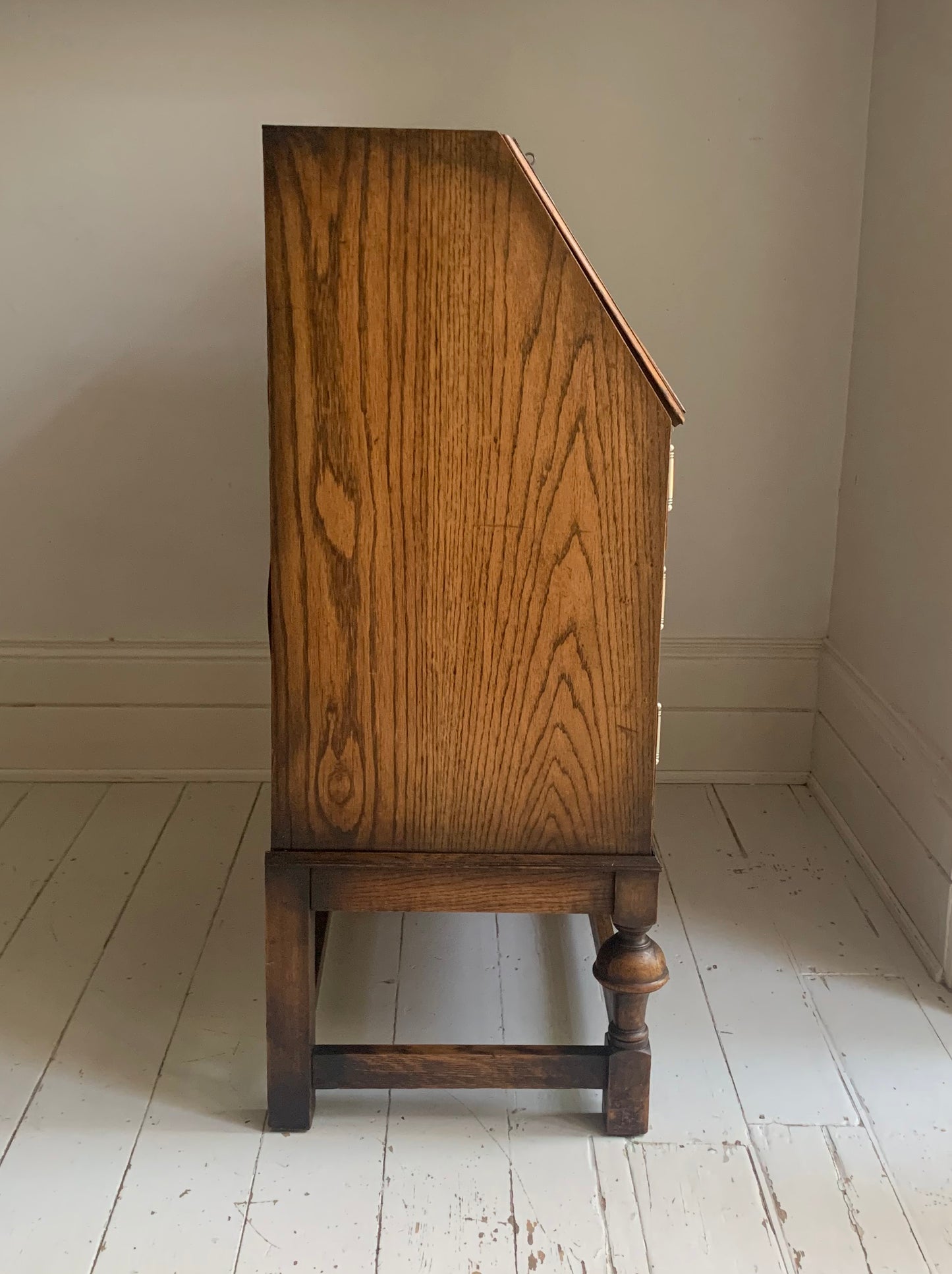Arts & Craft Bureau / Fall Front Writing Desk with Drawers in Golden Oak
