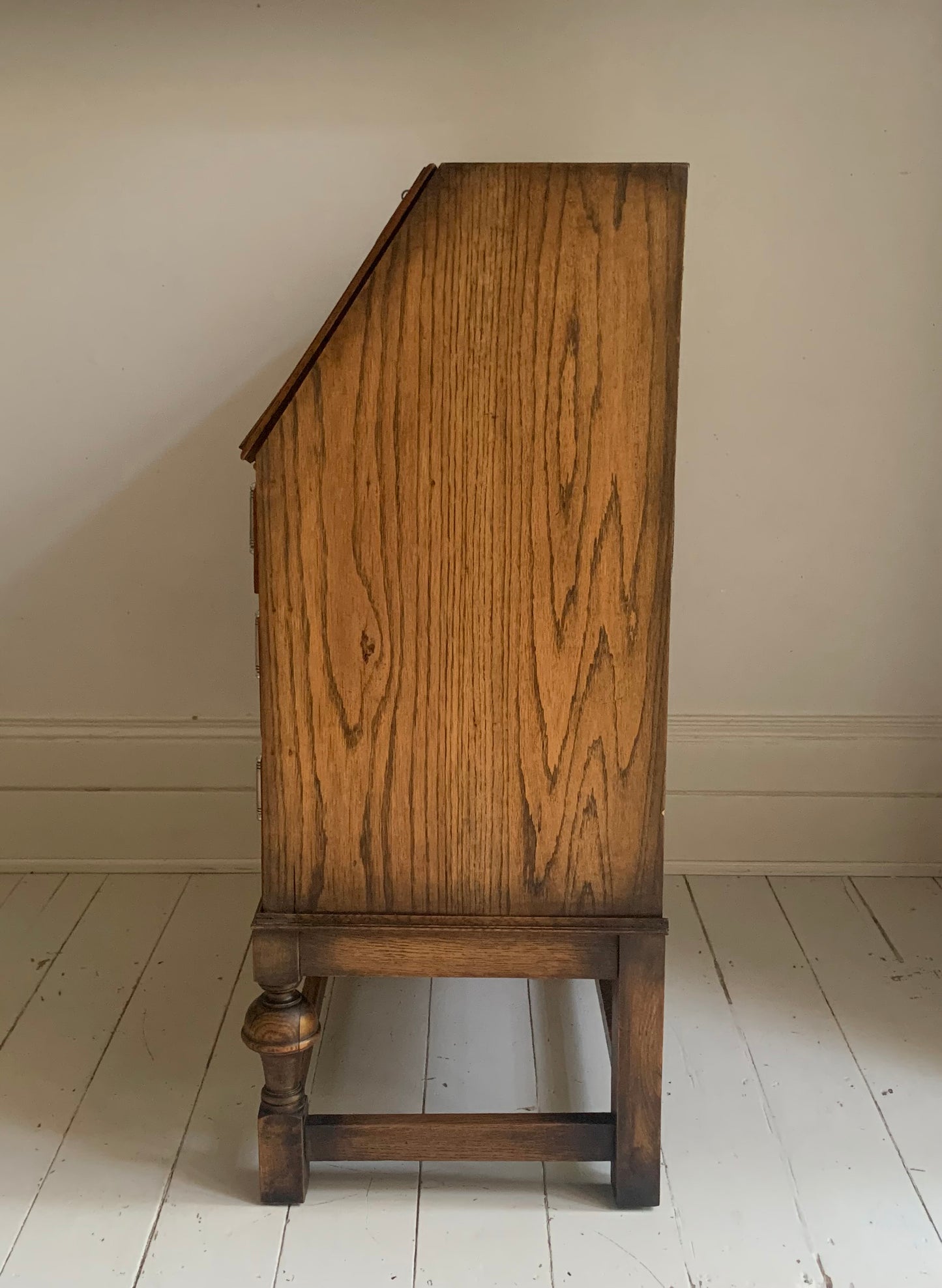 Arts & Craft Bureau / Fall Front Writing Desk with Drawers in Golden Oak