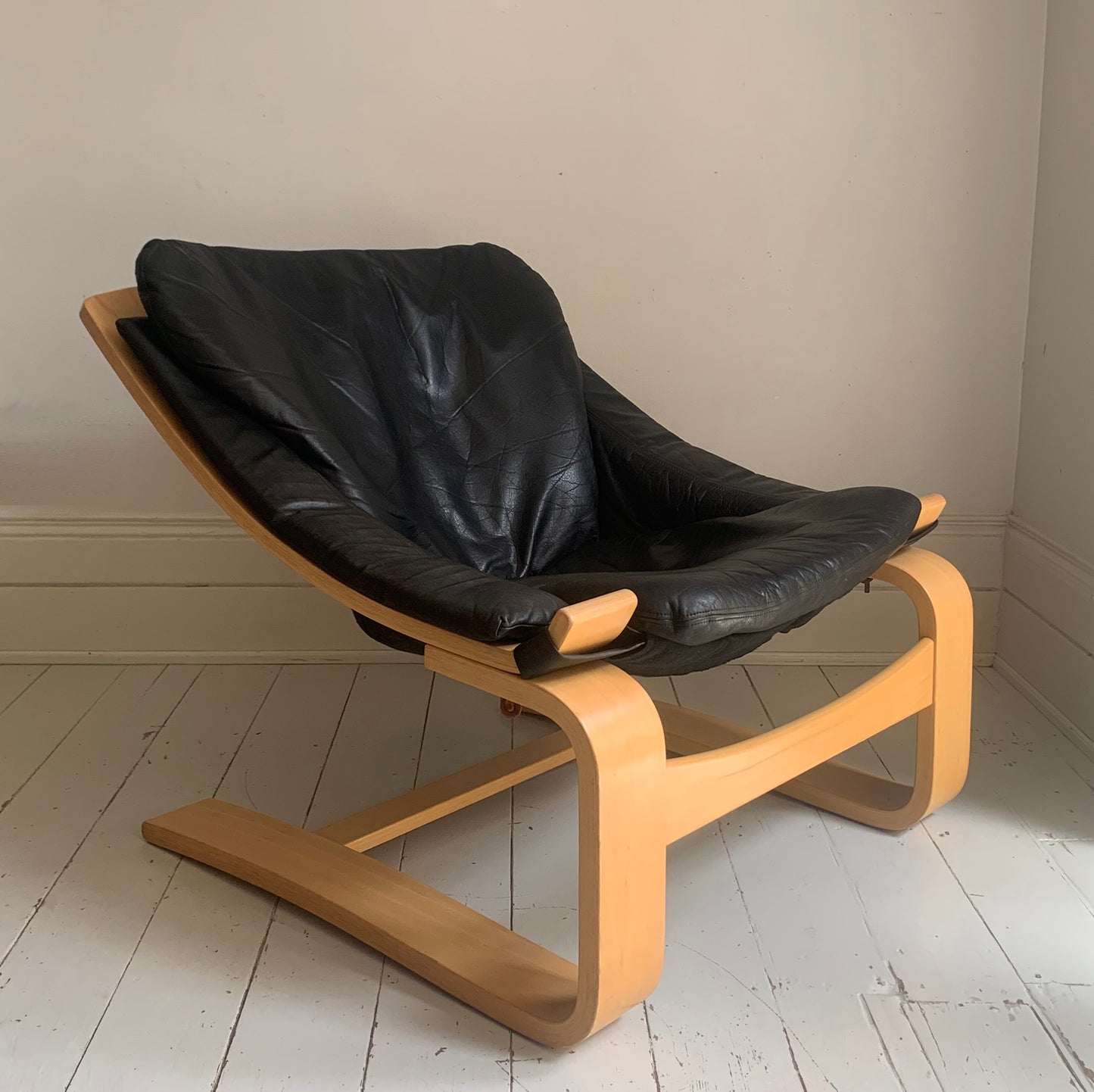 1970s Black Leather Kroken lounge chair designed by Åke Fribytter for Nelo