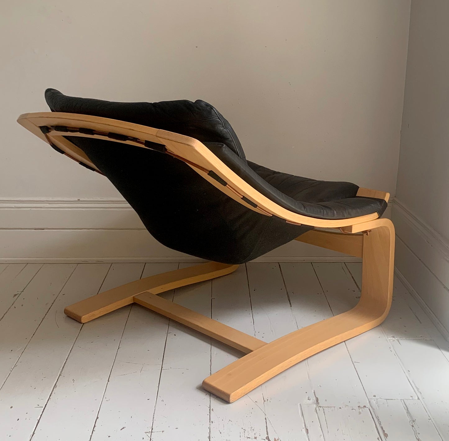 1970s Black Leather Kroken lounge chair designed by Åke Fribytter for Nelo
