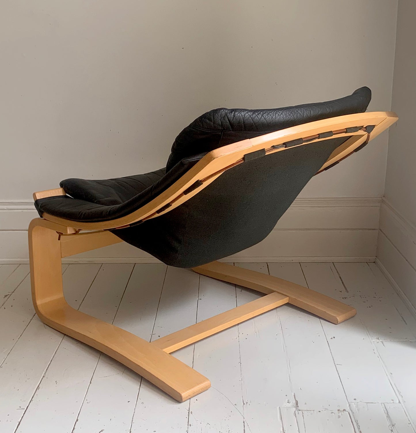 1970s Black Leather Kroken lounge chair designed by Åke Fribytter for Nelo