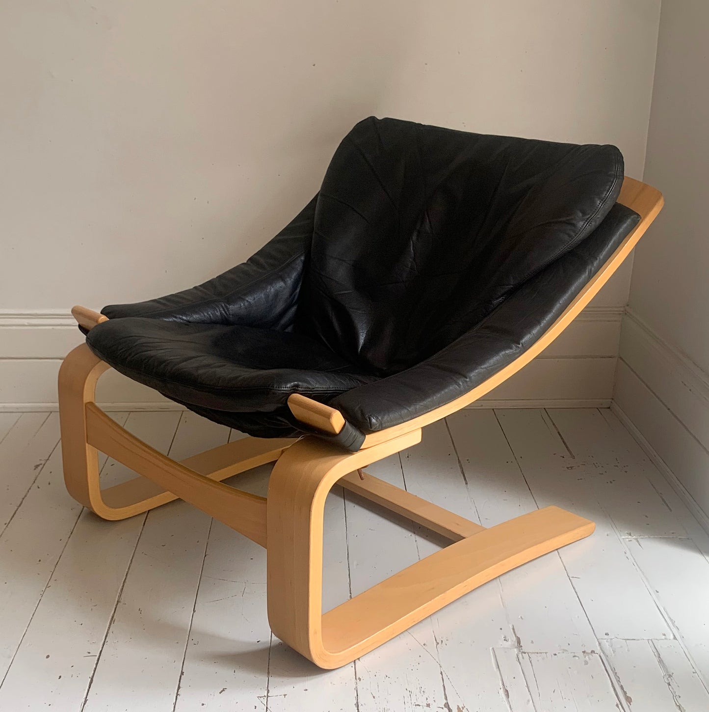 1970s Black Leather Kroken lounge chair designed by Åke Fribytter for Nelo