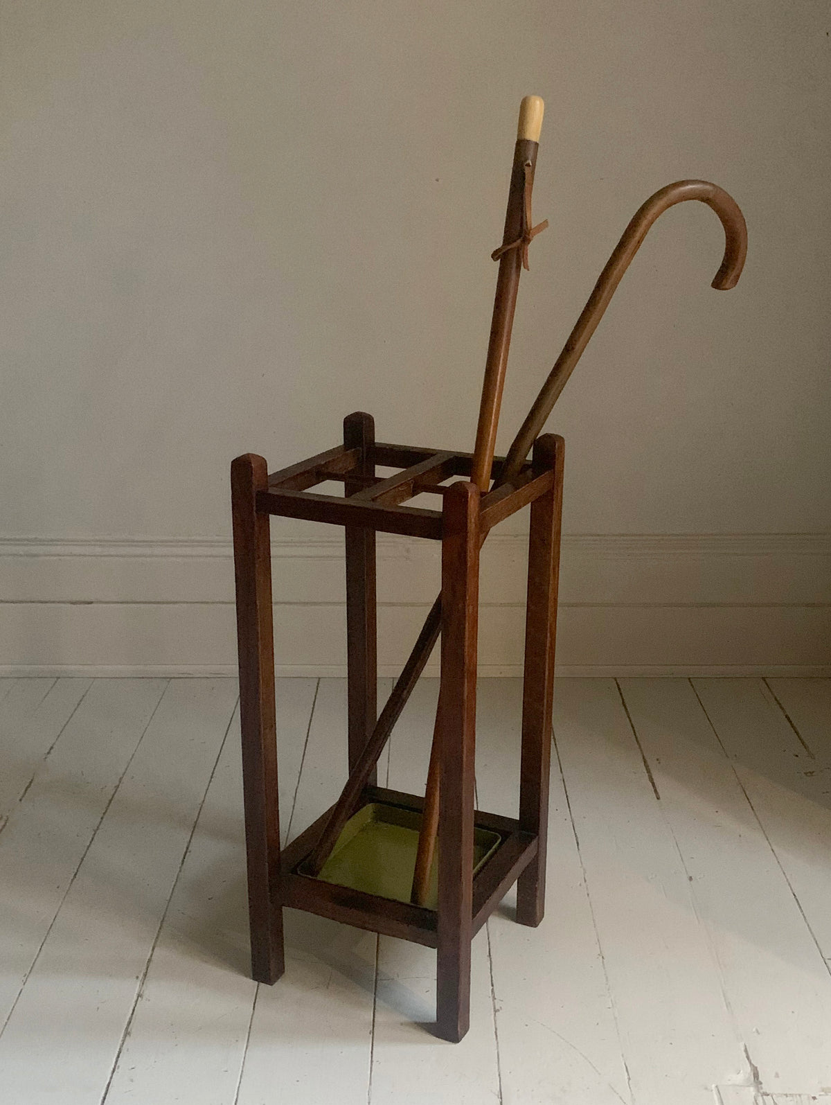 Elegant Edwardian Oak Umbrella / Parasol & Stick Stand with Metal Drip Tray