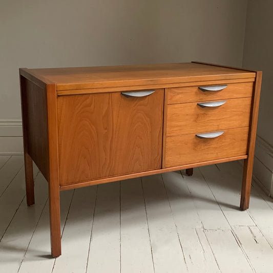 Mid Century Rare Jens Risom by Younger, Walnut Sideboard / Cabinet / Credenza