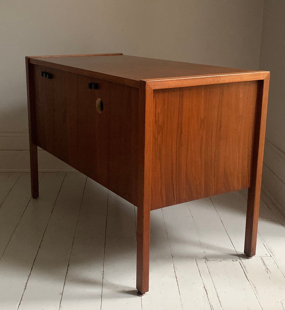 Mid Century Rare Jens Risom by Younger, Walnut Sideboard / Cabinet / Credenza