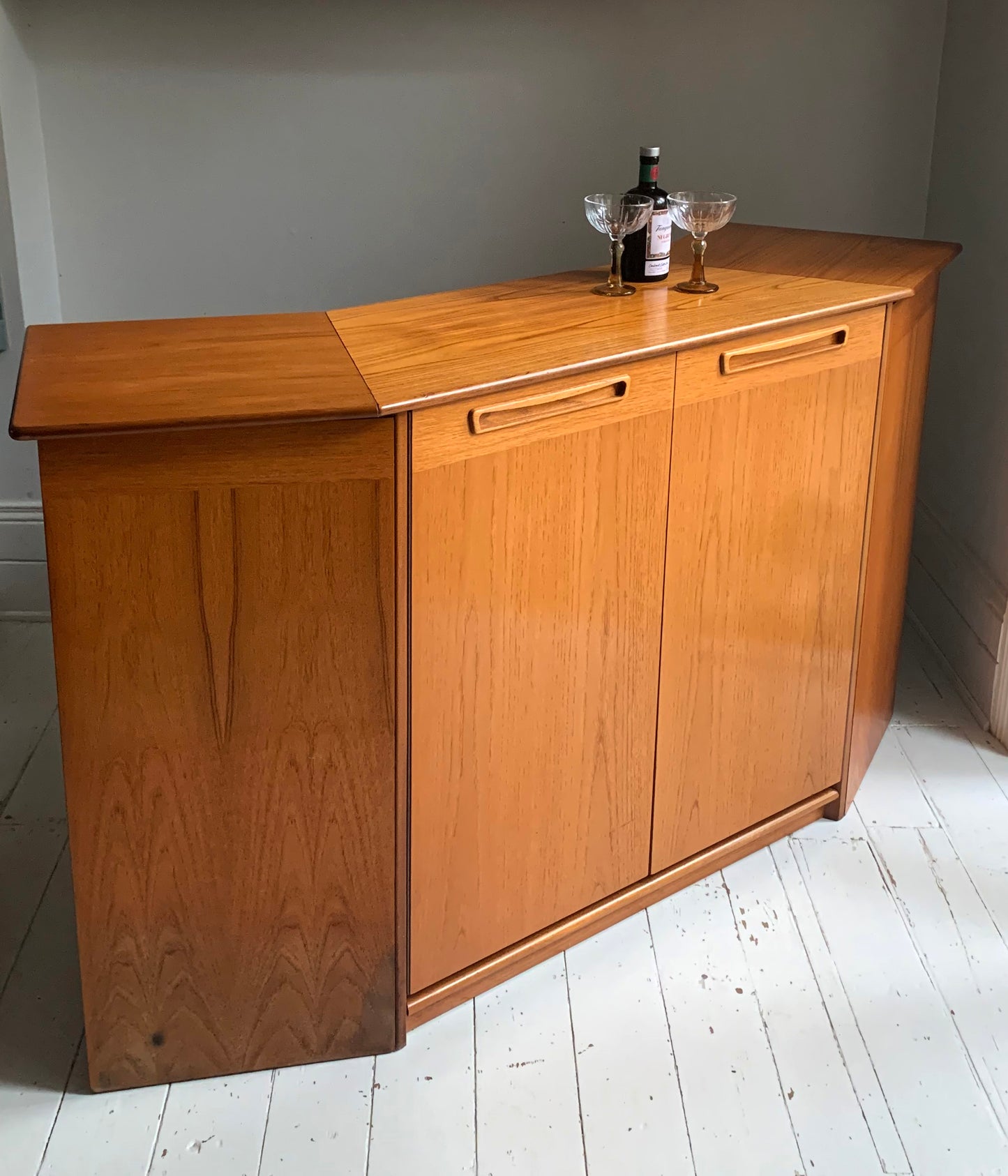 Vintage Mid Century Modern Teak Veneer Extending Drinks Bar