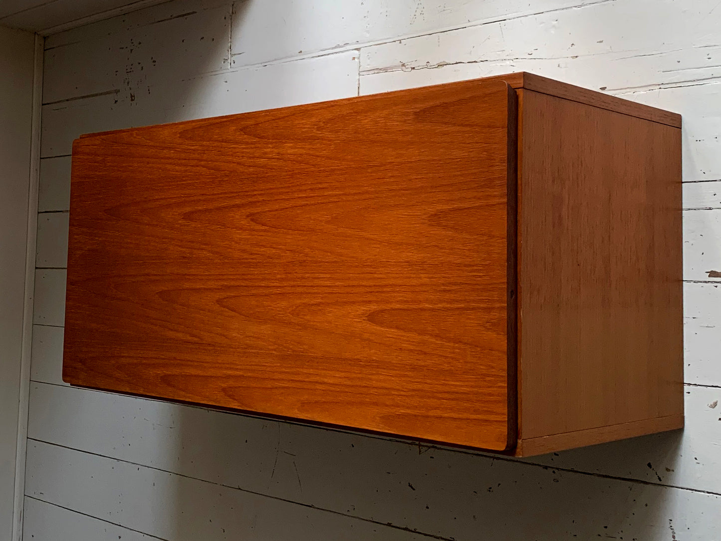 Mid Century Teak Beaver & Tapley 33 Floating Bureau / Desk / Cabinet