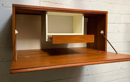 Mid Century Teak Beaver & Tapley 33 Floating Bureau / Desk / Cabinet