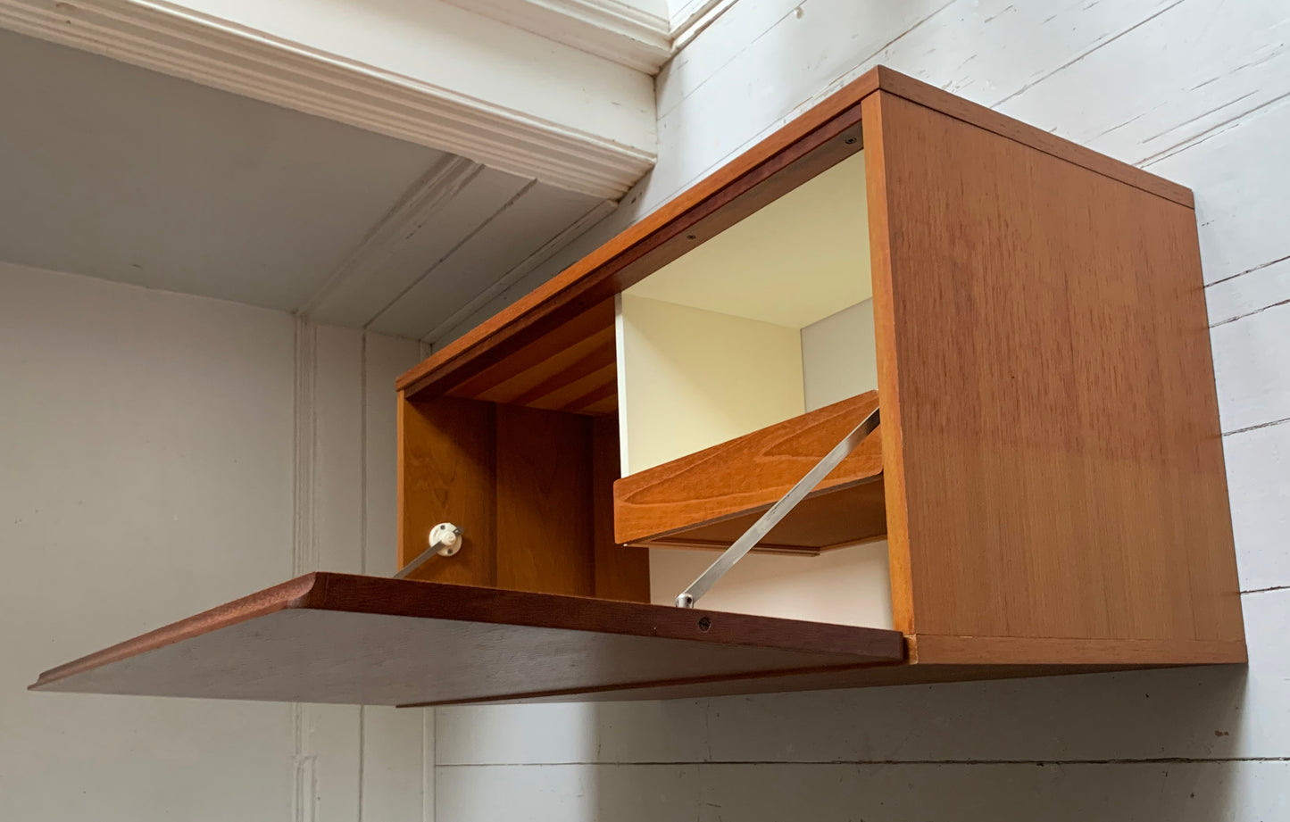 Mid Century Teak Beaver & Tapley 33 Floating Bureau / Desk / Cabinet