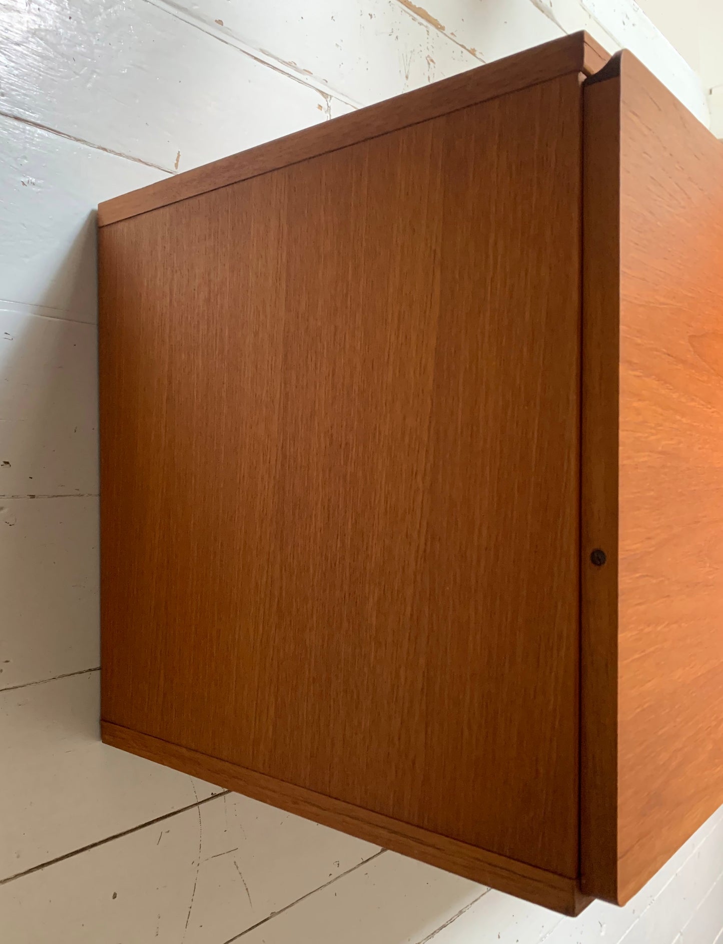 Mid Century Teak Beaver & Tapley 33 Floating Bureau / Desk / Cabinet