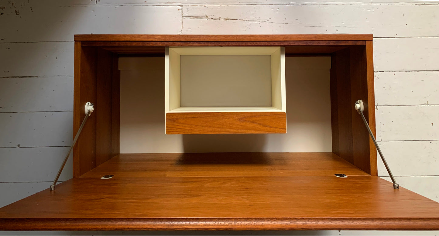 Mid Century Teak Beaver & Tapley 33 Floating Bureau / Desk / Cabinet