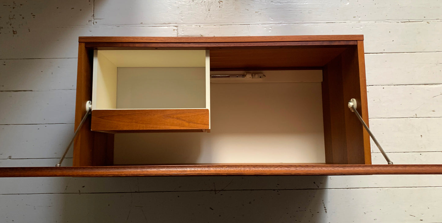Mid Century Teak Beaver & Tapley 33 Floating Bureau / Desk / Cabinet