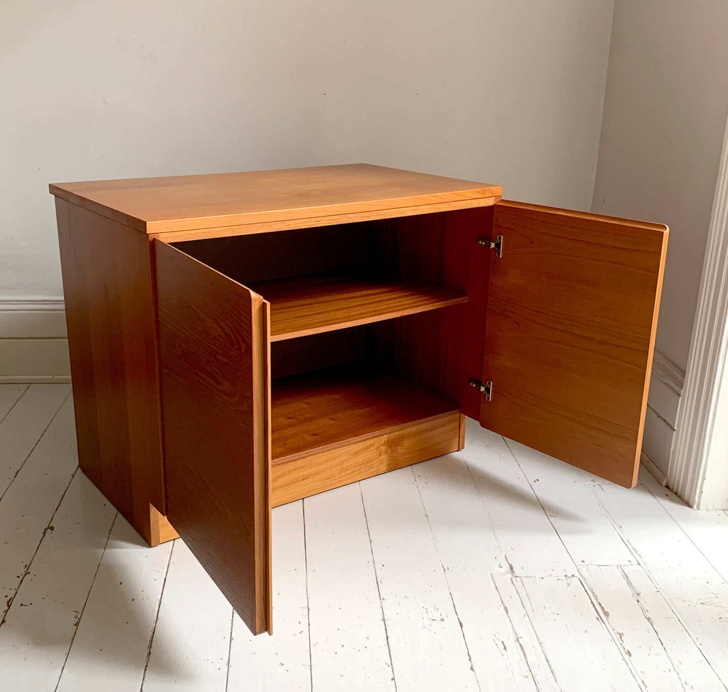 Mid Century Modern Teak Beaver & Tapley Free Standing Two-Door Media Cabinet