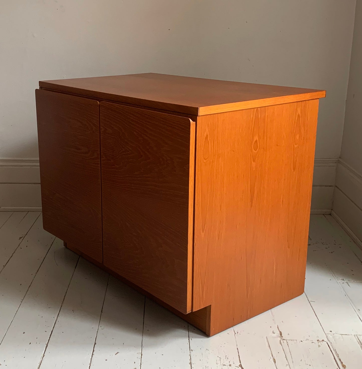 Mid Century Modern Teak Beaver & Tapley Free Standing Two-Door Media Cabinet