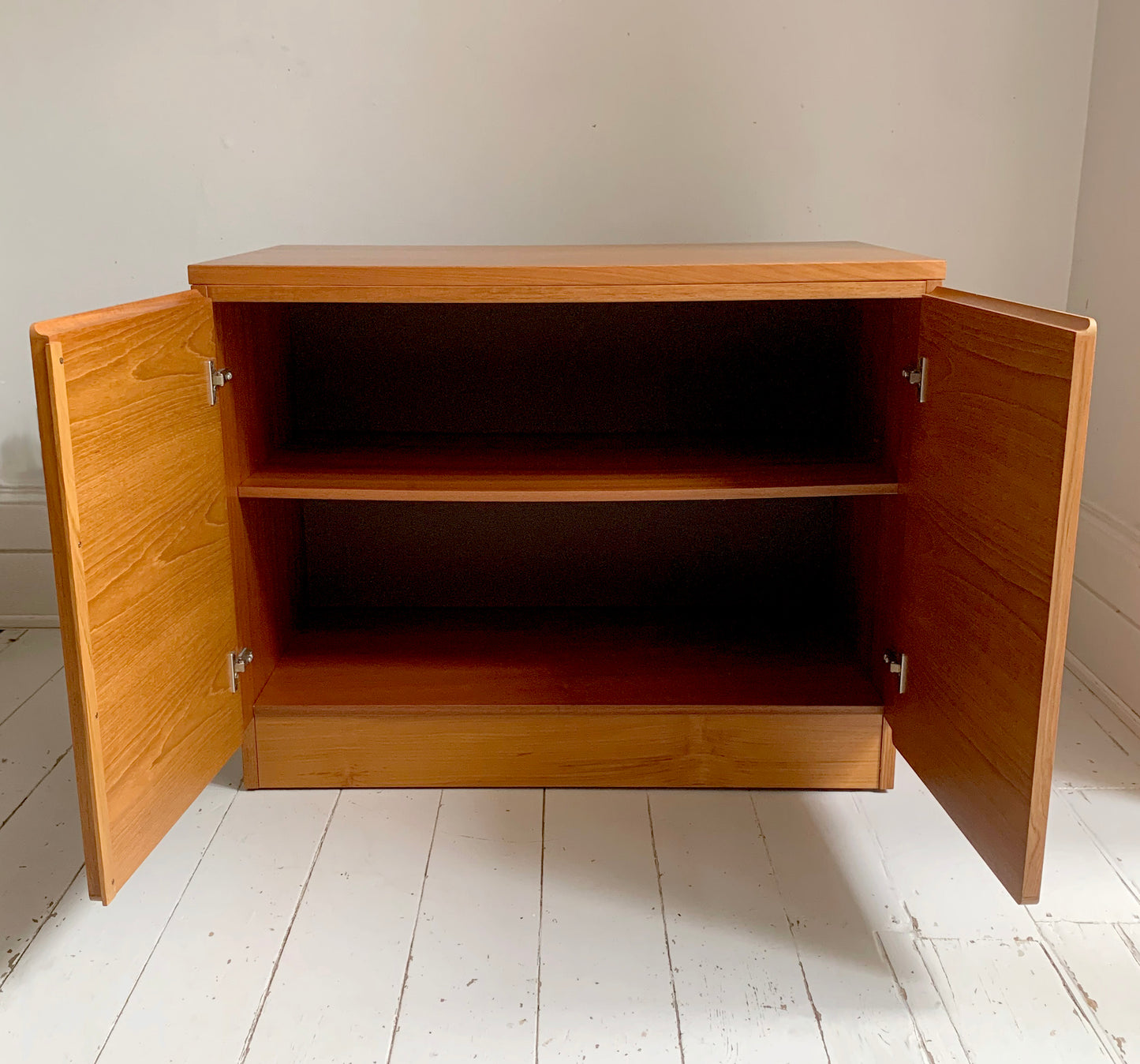 Mid Century Modern Teak Beaver & Tapley Free Standing Two-Door Media Cabinet